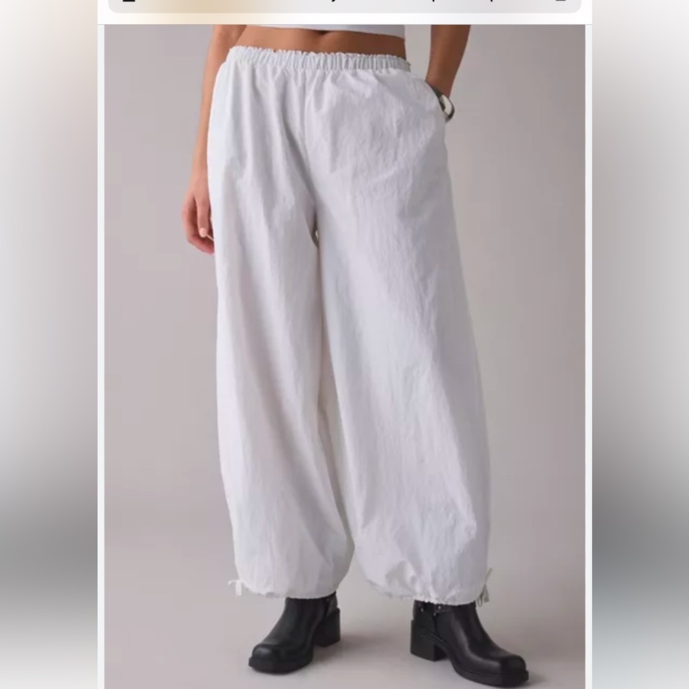 UO Jana  Nylon Ballon Pants Sz Small , White/ cream BRAND NEW SOLD OUT 💕